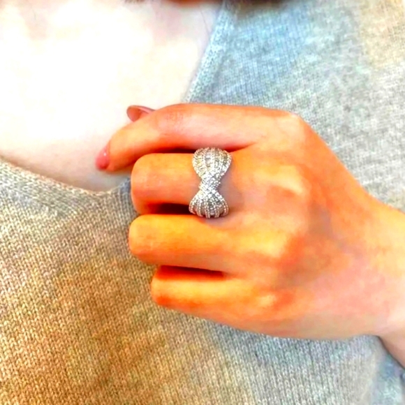 💍Women's Bow Style Ring - Picture 1 of 4